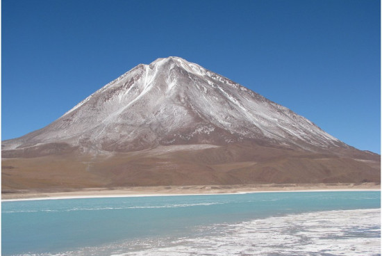 m__Licancabur 5398 i laguna verde